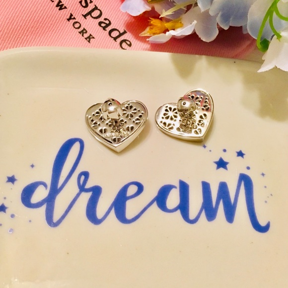 KATE SPADE ♠️ HERITAGE SPADE HEART STUDS EARRINGS - Picture 3 of 8